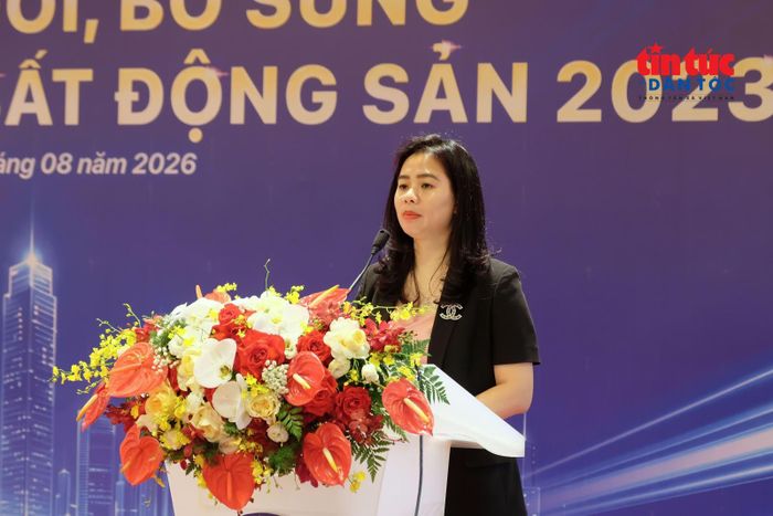 Phó Cục trưởng Cục Quản lý nhà và thị trường bất động sản Hoàng Thu Hằng bày tỏ mong muốn tiếp tục nhận được những ý kiến đóng góp từ các chuyên gia và cộng đồng nhằm hoàn thiện quy định.
