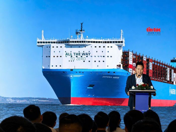 Ông Tống Duy Hiếu, Trưởng bộ phận Kinh doanh Vận tải biển và Logistics khu vực Mekong phát biểu tại sự kiện.