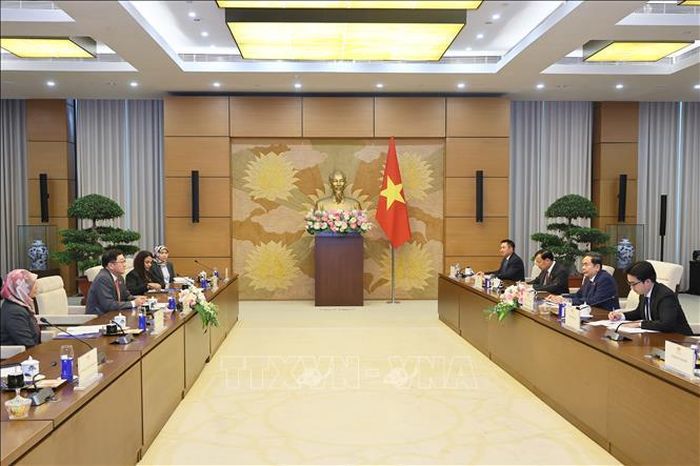 Chủ tịch Quốc hội Trần Thanh Mẫn tiếp Đại sứ Malaysia tại Việt Nam Dato’ Tan Yang Thai. Ảnh: Doãn Tấn/TTXVN