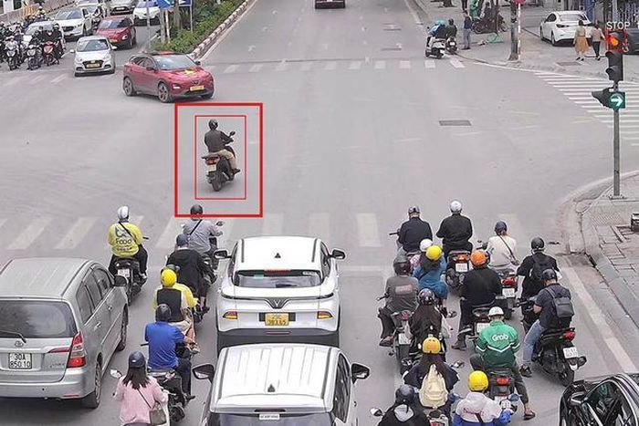 Camera AI phát hiện vi phạm vượt đèn đỏ tại nút giao Phạm Văn Bạch - Hoàng Quán Chi. Ảnh: Cục CSGT.