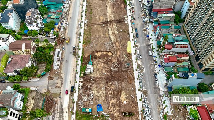 Trong ảnh là 1 phần của đoạn đường với mặt cắt ngang rộng 93,6m nhìn từ trên cao.