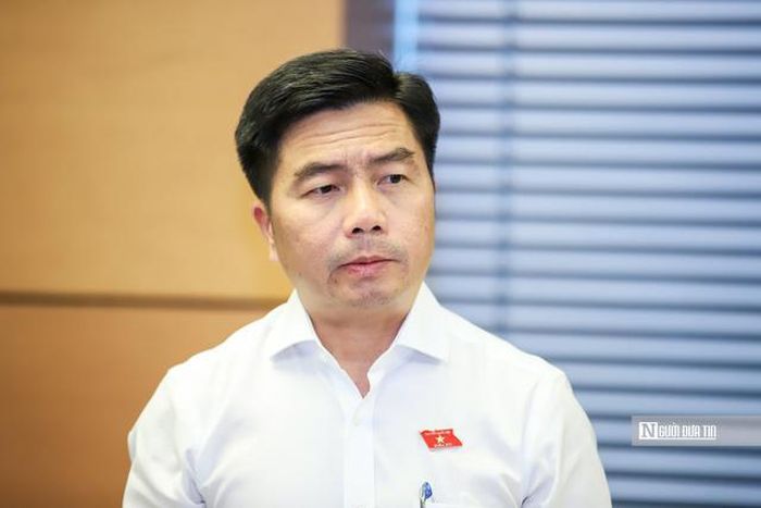 Đại biểu Võ Hoàng Ngân phát biểu (Ảnh: Hữu Thắng).