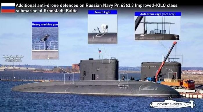 Một số vị trí nhạy cảm trên tàu ngầm được lắp kết cấu chống UAV. Ảnh: QQnews.