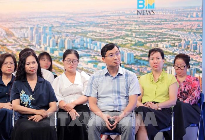 Các đại biểu tham dự tọa đàm “Tái thiết sông Hồng: Bước đột phá tư duy quy hoạch đô thị”. Ảnh: Phan Phương – TTXVN