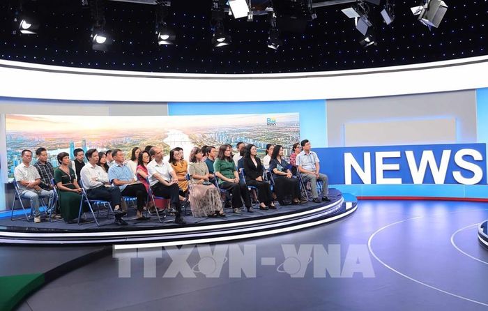 Các đại biểu tham dự tọa đàm “Tái thiết sông Hồng: Bước đột phá tư duy quy hoạch đô thị”. Ảnh: Phan Phương – TTXVN