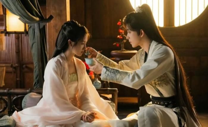 Ngao Thụy Bằng và Lý Lan Địch. Ảnh: VieON