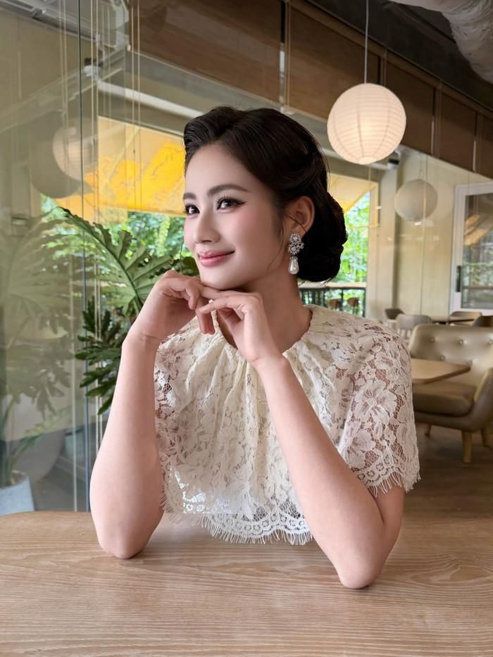 Hoa hậu Ý Nhi về Việt Nam nhân có kỳ nghỉ sau thời gian học tập ở Úc.