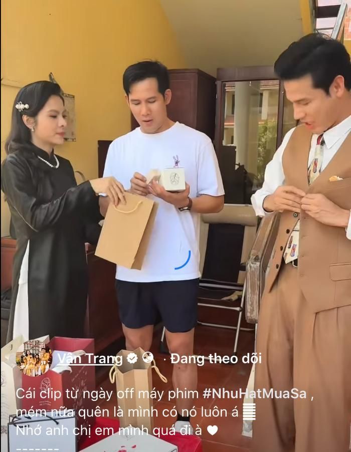 Vân Trang chuẩn bị nhiều phần quà dành tặng các thành viên đoàn phim. Ảnh: Chụp màn hình FBNV