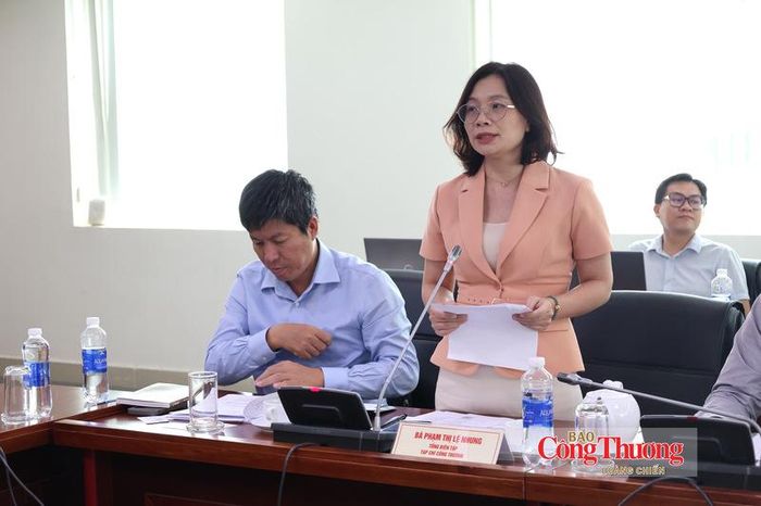 Bà Phạm Thị Lệ Nhung, Tổng Biên tập Tạp chí Công Thương phát biểu tại hội nghị. 