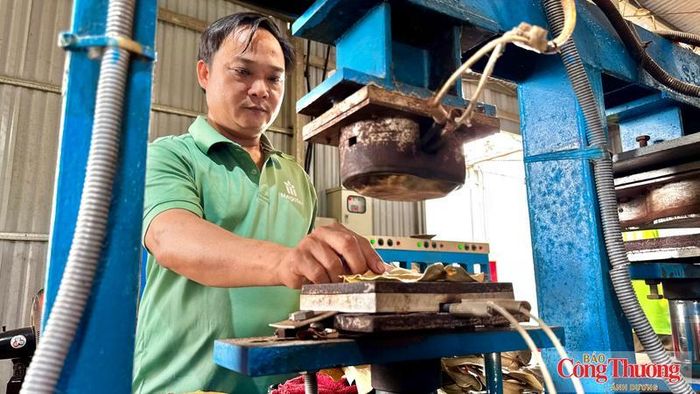 Chỉ trong 6 tháng đầu năm, doanh nghiệp đã tiêu thụ khoảng 1,8 triệu sản phẩm từ mo cau và lá bàng biển.