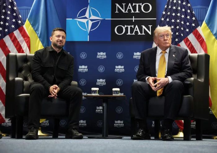 Tổng thống Donald Trump thận trọng với thỏa thuận liên quan đến tên lửa Patriot. Ảnh: Getty.