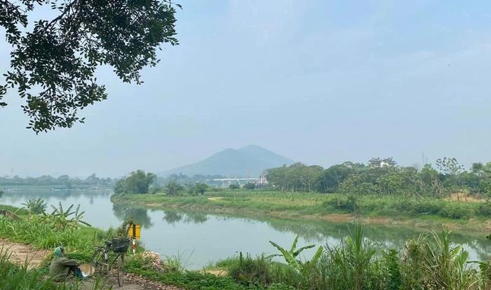 Không gian như được gột rửa sau những cơn mưa rào.