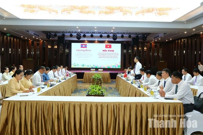 Quang cảnh hội nghị trao đổi kinh nghiệm giữa HĐND tỉnh Thanh Hóa và HĐND tỉnh Hủa Phăn.