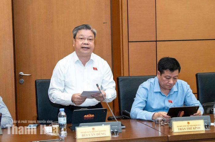 Đại biểu Bùi Văn Dũng - đại biểu chuyên trách Đoàn ĐBQH tỉnh Thanh Hóa. Ảnh: Lâm Hiển