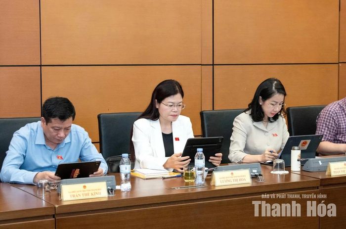 Các đại biểu tham dự phiên thảo luận. Ảnh: Lâm Hiển