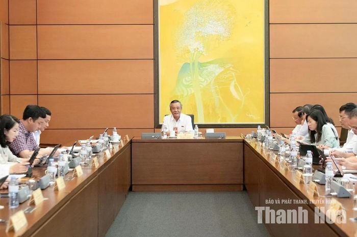 Quang cảnh phiên thảo luận Tổ 3. Ảnh: Lâm Hiển