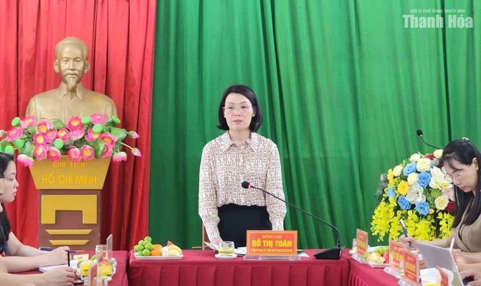 Phó Chủ tịch Thường trực Ủy ban MTTQ tỉnh Đỗ Thị Toán phát biểu chỉ đạo tại buổi làm việc.