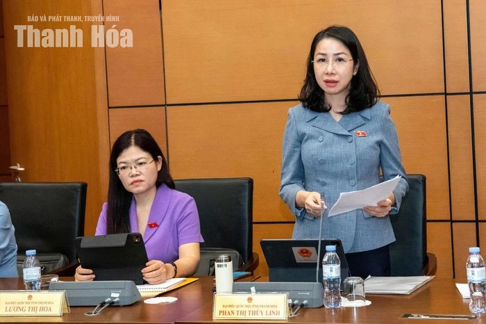 Đại biểu Phan Thị Thùy Linh, Đoàn ĐBQH tỉnh Thanh Hóa. Ảnh: Lâm Hiển