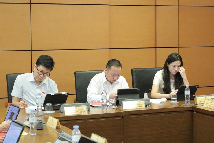Các đại biểu tham gia Phiên thảo luận ở Tổ 4. Ảnh: Quốc hội.