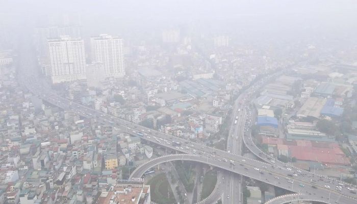 Chương trình hành động nhấn mạnh yêu cầy tập trung giải quyết tình trạng ô nhiễm không khí tại Hà Nội, TP.Hồ Chí Minh và các đô thị lớn. Ảnh: Nguyên Trường