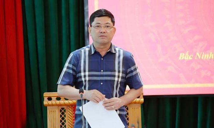  Đồng chí Nguyễn Hồng Thái phát biểu chỉ đạo tại điểm cầu tỉnh. 