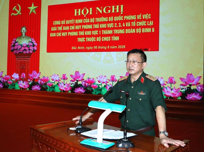  Trung tướng La Công Phương phát biểu chỉ đạo. 