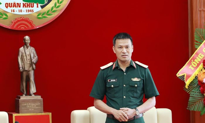  Thiếu tướng Trần Xuân Mạnh phát biểu cảm ơn. 
