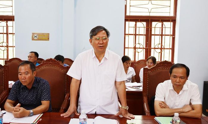 Lãnh đạo xã Xuân Lương tiếp thu ý kiến đóng góp của Đoàn kiểm tra, giám sát.