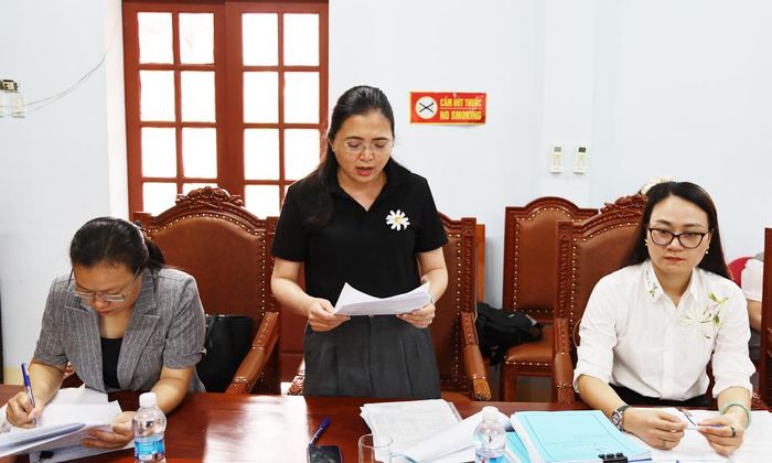 Lãnh đạo Sở Tài chính phát biểu ý kiến đóng góp tại buổi kiểm tra, giám sát.