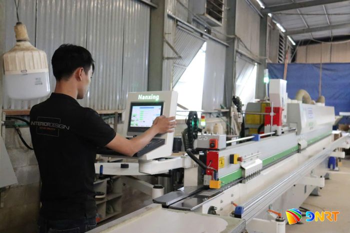 Nguồn vốn khuyến công giúp doanh nghiệp cải tiến quy trình hoạt động, nâng cao năng lực sản xuất. Ảnh: TRẦN TRÚC