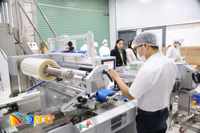 Máy móc theo chương trình khuyến công được hỗ trợ tại Công ty TNHH Mỹ Phương Food. Ảnh: MAI QUẾ