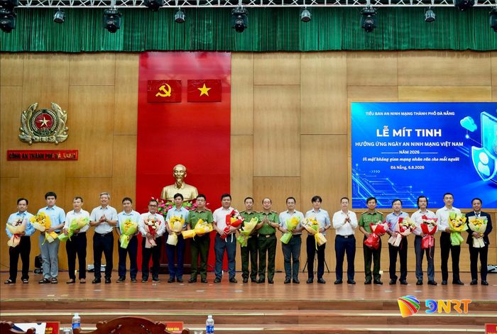 Ra mắt Tổ chuyên gia an ninh mạng của thành phố. Ảnh: T.CÔNG