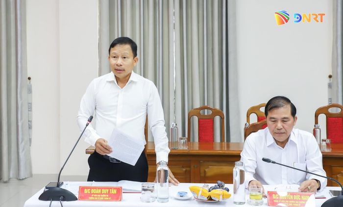 Trưởng ban Tổ chức Thành ủy Đoàn Duy Tân phát biểu tiếp thu ý kiến chỉ đạo của lãnh đạo Thành ủy. Ảnh: NGỌC PHÚ