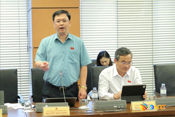 Đại biểu Nguyễn Hải Long phát biểu thảo luận. Ảnh: HỒNG CHÂU