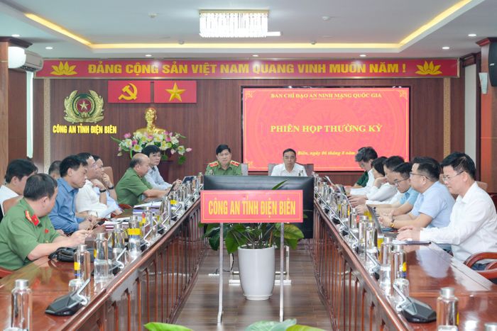 Đại biểu dự phiên họp tại điểm cầu Điện Biên.