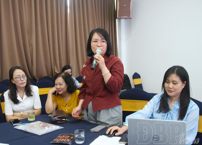 Đại biểu tham gia ý kiến tại hội thảo.