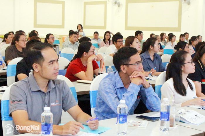 Đại diện các doanh nghiệp tham dự hội nghị. Ảnh: Nguyễn Hòa