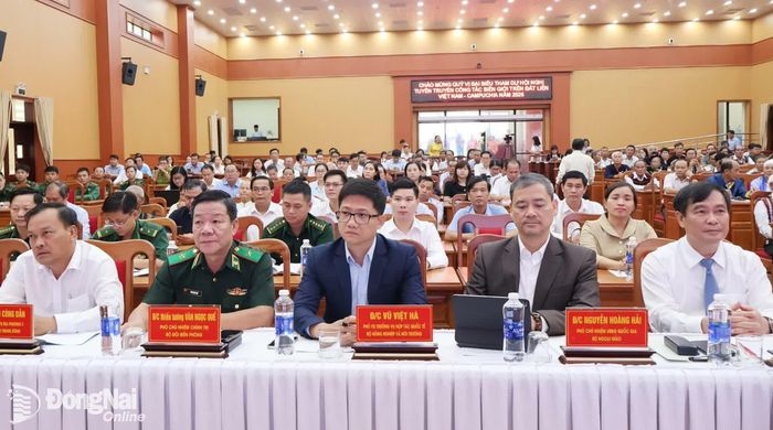Lãnh đạo Ban Tuyên giáo Trung ương, Bộ Tư lệnh Bộ đội Biên phòng và các bộ, ban, ngành liên quan dự hội nghị. Ảnh: Nguyệt Hà