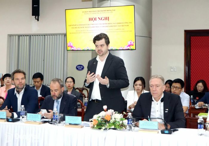 Ông Alexander Ziehe, Chủ tịch Hiệp hội Doanh nghiệp Đức tại Việt Nam phát biểu tại hội nghị. Ảnh: Ngọc Liên