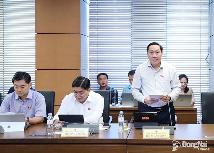 Đại biểu Bùi Xuân Thống, Đoàn Đại biểu Quốc hội thành phố Đồng Nai phát biểu thảo luận tại tổ. Ảnh: CTV