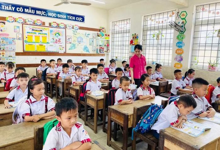  Tổ chuyên môn được tổ chức phù hợp với từng phân hiệu, điểm trường để nâng cao hiệu quả hoạt động. Ảnh: T.D 