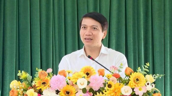 Phó Bí thư Tỉnh ủy, Chủ tịch Ủy ban MTTQ Việt Nam tỉnh Nguyễn Ngọc Lương phát biểu tại buổi tiếp xúc cử tri. Ảnh: Bình Dương