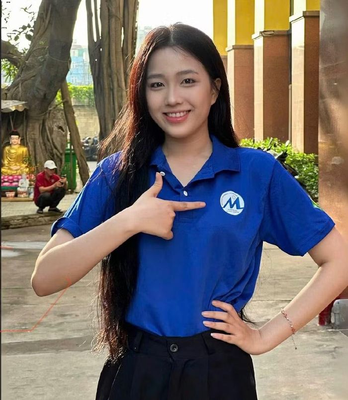  Trịnh Ngọc Huyền - cựu học sinh Trường THPT A Sanh (xã Ia Krái) có vẻ đẹp trong sáng, tự tin và tràn đầy năng lượng. Ảnh: NVCC 