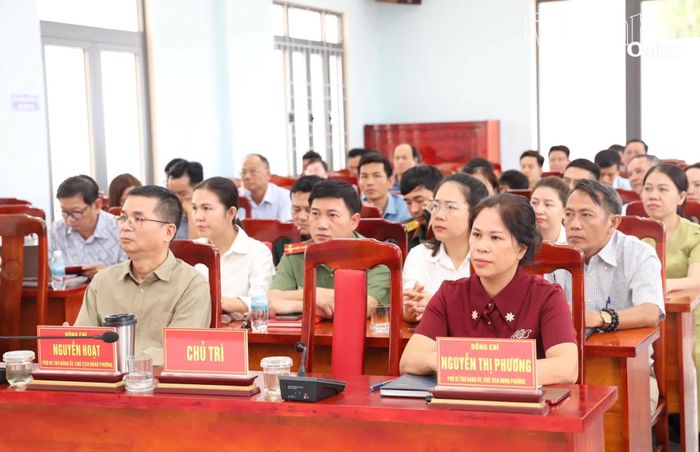 Lãnh đạo phường Bắc Cam Ranh chủ trì hội nghị.