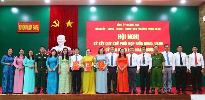 Ký kết quy chế phối hợp giữa HĐND, UBND và Ủy ban MTTQ Việt Nam phường Phan Rang.