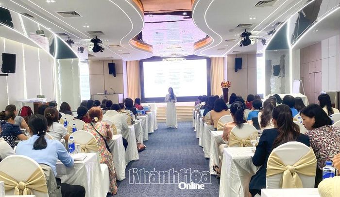 Quang cảnh buổi tập huấn.