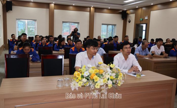 Quang cảnh buổi huấn luyện.