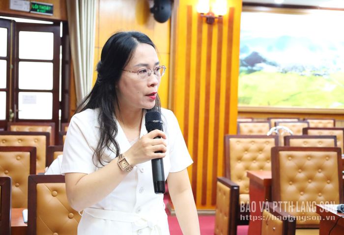 Lãnh đạo Ban Dân tộc HĐND tỉnh phát biểu ý kiến tại buổi thẩm tra