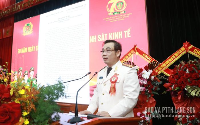 Đồng chí Phó Giám đốc Công an tỉnh đọc Thư chúc mừng của Tổng Bí thư, Chủ tịch nước Tô Lâm gửi đến toàn thể cán bộ, chiến sĩ lực lượng Cảnh sát kinh tế nhân kỷ niệm 70 năm Ngày truyền thống của lực lượng