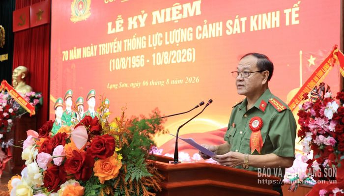 Nguyên lãnh đạo Phòng Cảnh sát kinh tế, Công an tỉnh phát biểu tại lễ kỷ niệm